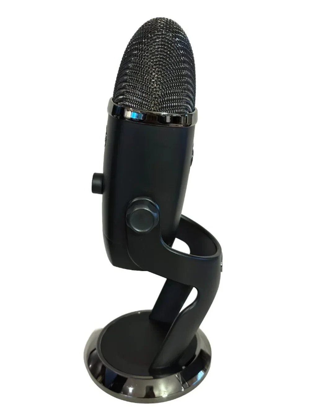 Blue Yeti USB Microphone Blackout Edition w/ Stand Studio Streaming Mic